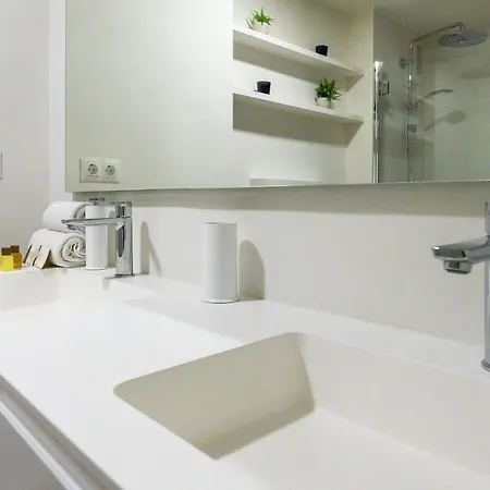 Appartement Vacation I 1 Puerto Banus Sea Front Rental, Renovated *
