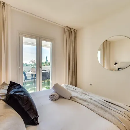 Vacation I 1 Puerto Banus Sea Front Rental, Renovated Apartament *
