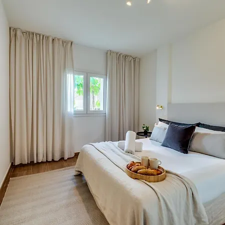 Vacation I 1 Puerto Banus Sea Front Rental, Renovated Apartament Marbella